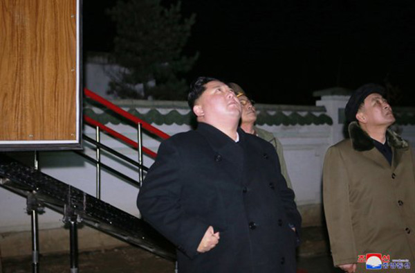 Pyongyang dévoile les photos du tir du missile balistique Hwasong-15.