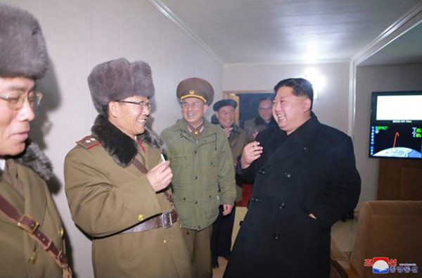 Pyongyang dévoile les photos du tir du missile balistique Hwasong-15.