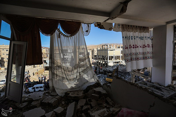 En images, le séisme catastrophique qui a frappé l’Iran.