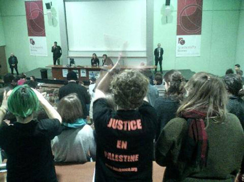 L’ambassadrice d’«Israël» boycottée par des étudiants pro-palestiniens à Sciences Po Rennes.