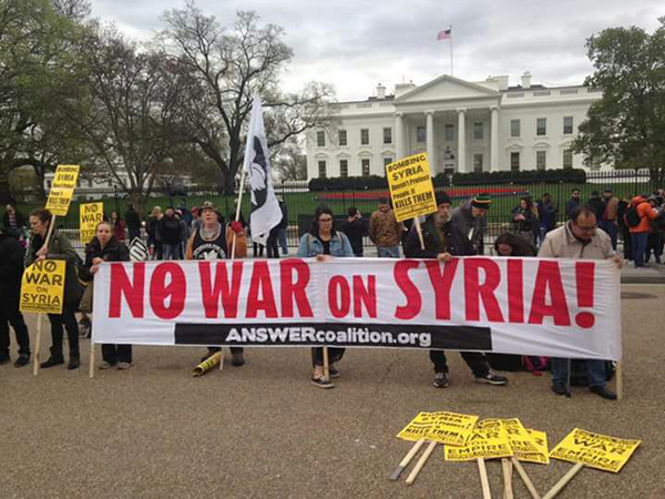 #HandsOffSyria: à New York, San Francisco… des manifestations contre les frappes US en Syrie.