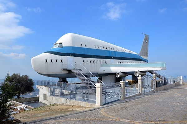 Liban: avions, pyramides… les villas surréalistes de Miziara.