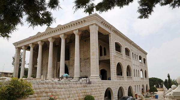 Liban: avions, pyramides… les villas surréalistes de Miziara.