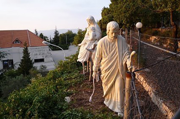 Liban: avions, pyramides… les villas surréalistes de Miziara.