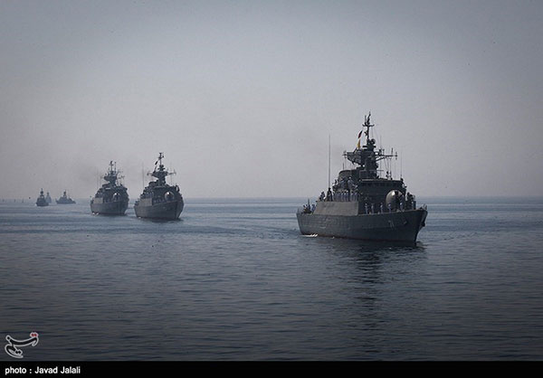 Iran: parade maritime 