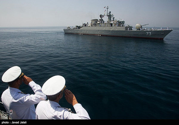 Iran: parade maritime 