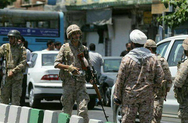 Iran: deux attentats terroristes secouent Téhéran.
