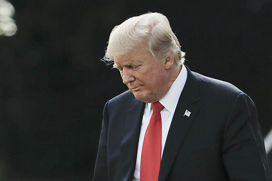 L’establishment américain veut destituer Trump