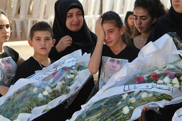 Liban: le dernier adieu aux militaires victimes des terroristes.