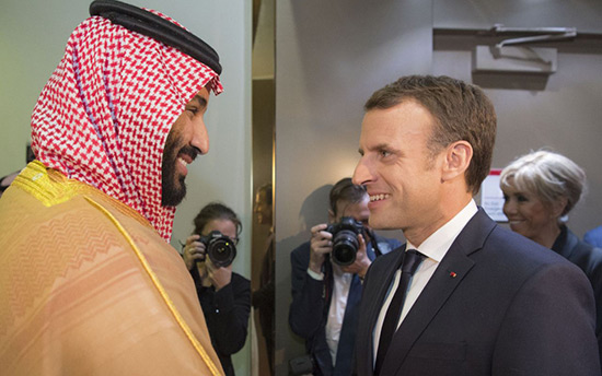 «La finance avant l'humain»: Macron fustigé pour son dîner avec l’héritier saoudien