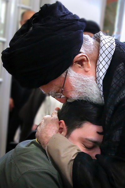Sayed Khamenei reçoit un groupe d'anciens combattants blessés du Hezbollah