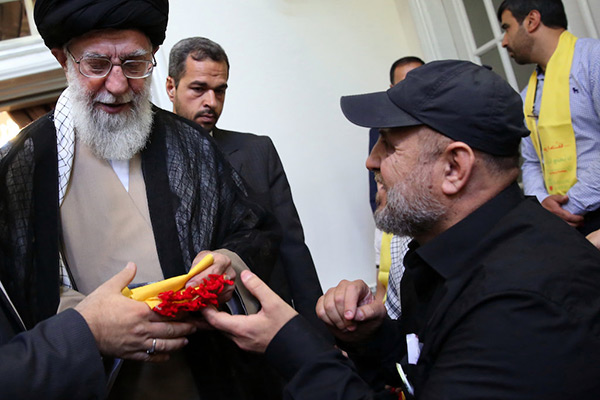 Sayed Khamenei reçoit un groupe d'anciens combattants blessés du Hezbollah