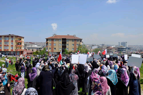 Turquie: Une marche massive de solidarité avec le peuple bahreïni (photos)