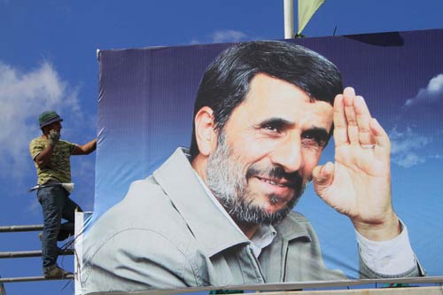 Les préparatifs de la visite du président iranien au Liban (photos)