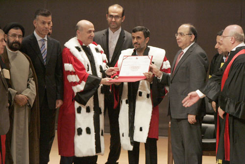 Au sud du Liban, le président Ahmadinejad rend hommage à la résistance et aux Libanais