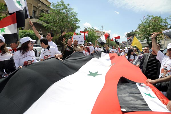 Un sit-in devant l’ambassade US à Damas pour protester contre l’ingérence américaine 