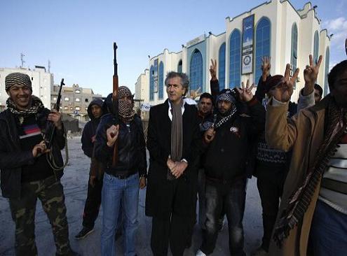 Bernard-Henri Levy : Un activiste sioniste au cœur des crises arabes