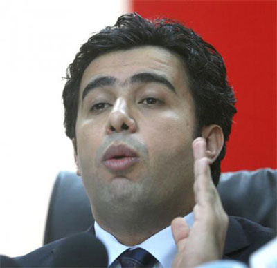 Okab Sakr: j’ai acheminé du lait et des couvertures aux enfants syriens, vous stupides!