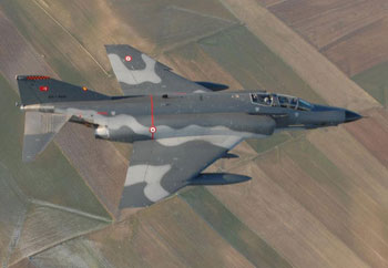 Avion turc abattu en Syrie: Ankara agacé après la mise en doute de sa version 