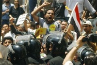 Egypte : 120 arrestations après des heurts place Tahrir