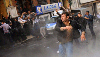 Turquie: dispersion musclée d’une manifestation pro-kurde à Istanbul
