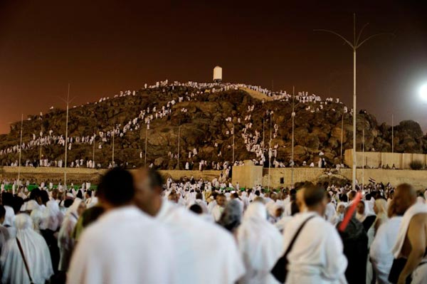 La Mecque: les pèlerins stationnent sur le Mont Arafat, temps fort du hajj