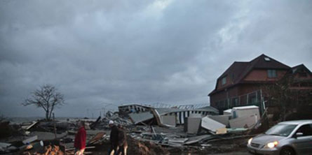 Sandy s’éloigne, et New York panse ses plaies