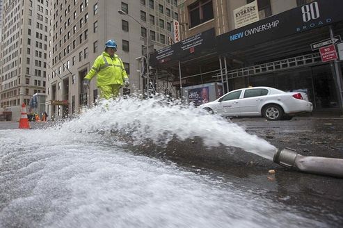 Sandy s’éloigne, et New York panse ses plaies