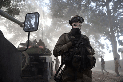 Le masque d’un soldat français au Mali agite l’armée