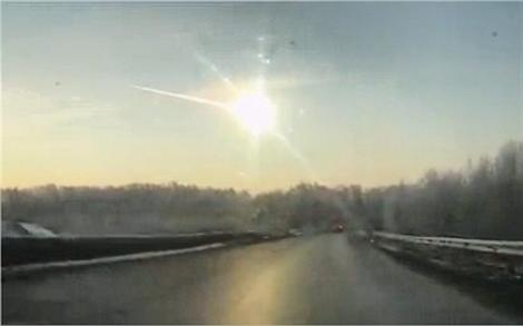 Russie: Une pluie de météorites fait plusieurs centaines de blessés