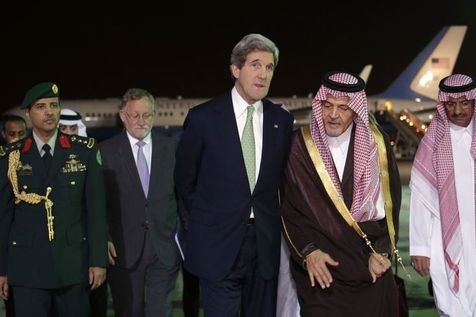 John Kerry visite les alliés du Golfe