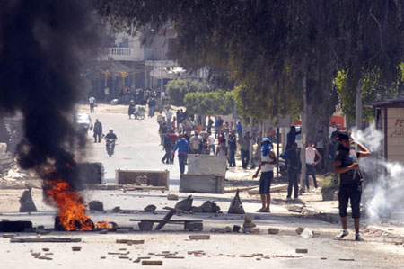 Tunisie : 200 salafistes arrêtés après des heurts meurtriers avec la police