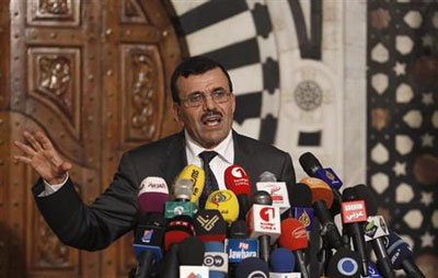 Tunisie: le PM toujours ferme, deuil national après la mort de 8 soldats
