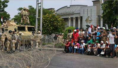 &Eacutegypte: poursuite des violences, l’impasse politique toujours aussi aiguë
