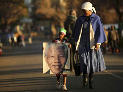 La présidence dément que Nelson Mandela soit dans un état végétatif