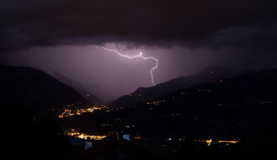 Orages brutaux en France: blessés graves et importants dégâts