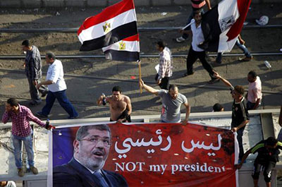 Égypte: Morsi s’accroche et dénonce l’ultimatum de l’armée