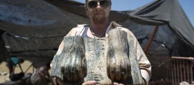 La découverte d’un sphinx égyptien