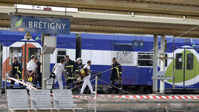 Train déraillé à Paris: au moins six morts et 30 blessés
