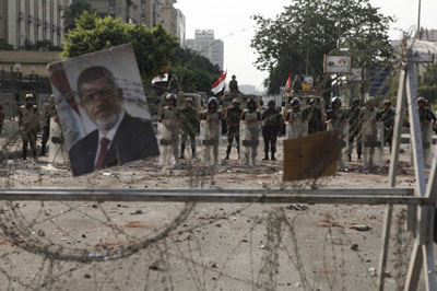Egypte: Tension entre pouvoir et pro-Morsi… Des manœuvres avec les USA en septembre
