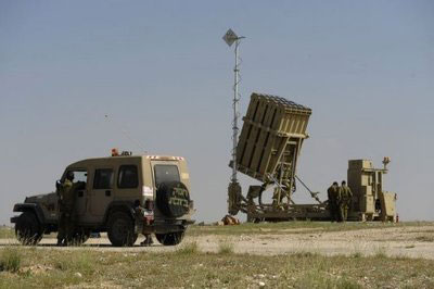 «Israël» déploie des systèmes anti-missiles à «Tel Aviv» «Israël» déploie des systèmes anti-missiles à «Tel Aviv»