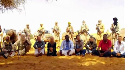Sahel: une vidéo «crédible» des sept otages européens diffusée par AQMI