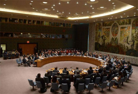 L'ONU ordonne la destruction des armes chimiques syriennes.