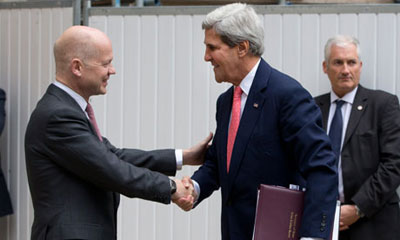 Le secrétaire d'Etat US somme Assad à livrer son arsenal chimique pour éviter une frappe Kerry maintient la menace de frappes, insiste que la solution en Syrie est «politique»!