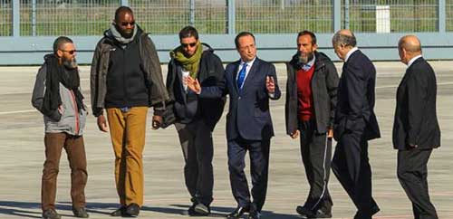 Les quatre ex-otages français du Niger libérés. Les quatre ex-otages français du Niger libérés