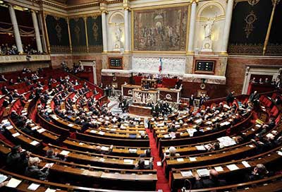 Alahed assiste à un colloque à huis clos dans le Parlement français, autour de la Syrie. Alahednews assiste à un colloque à huis clos dans le Parlement français, autour de la Syrie