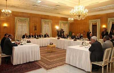 Tunisie: le président conspué par des policiers, Ennahda appelle à une «trêve»