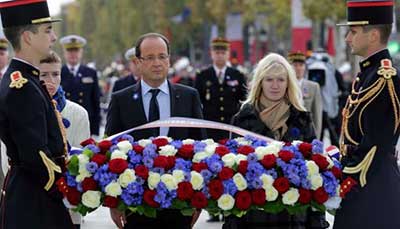 Cérémonies du 11 novembre: Hollande hué, 73 manifestants interpellés