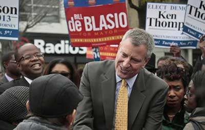 New York élit un nouveau maire, Bill de Blasio, le supergaucho.