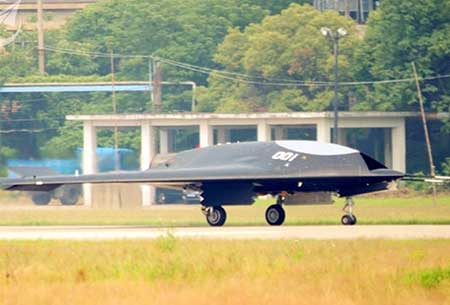 Premier vol d'un drone furtif de combat chinois. Chine: premier vol d’un drone furtif de combat